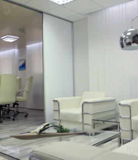 Интерьер офиса в Современном стиле автор Ирина Кигель (Киров) В интерьере использован светильник